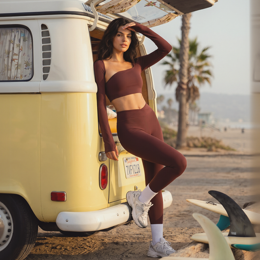 Großhandel Yoga-Top + hochelastische Leggings