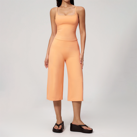 Wholesale Women's Brushed Spaghetti-Strap Tank Top & Wide-Leg Cropped Pants Set – Seam-Detail 2-Piece Yoga Set