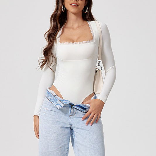 Couc carré en dentelle et bodys à manches longues