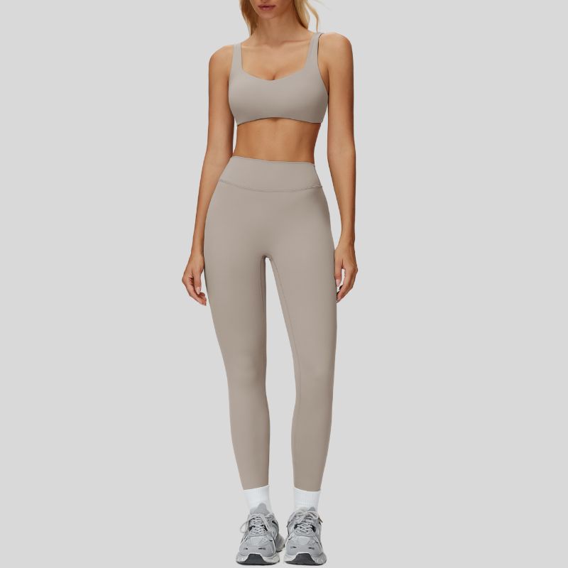Sports bra with removable bra pads+High-waisted V-neck leggings at the back 2-piece set