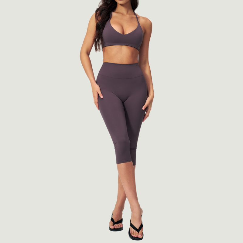 Wholesale Women's Seam-Detail Sports Bra + Mid-Length Shorts Set – Butt-Lifting Yoga Gym Activewear