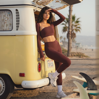 Wholesale yoga top + high-stretch leggings