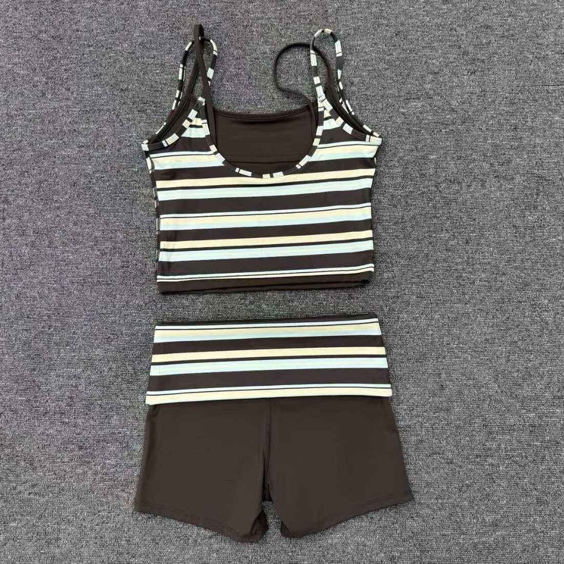Wholesale Women's Retro Print Double-Strap Yoga Vest+High-waist Shorts Two-Piece Set