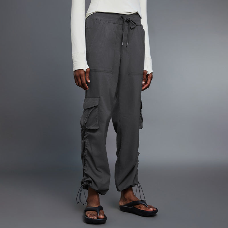 Lightweight sportswear trousers