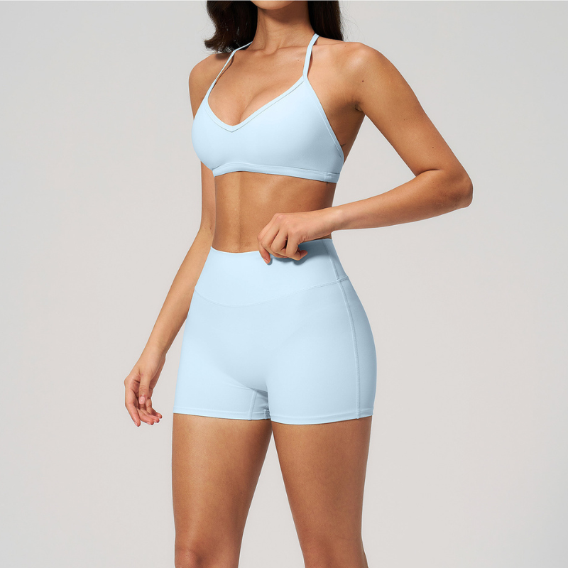Wholesale Women's Halter Neck Sports Bra & High-Waist Booty Shorts Set – Seam-Detail Quick-Dry 2-Piece Yoga Set