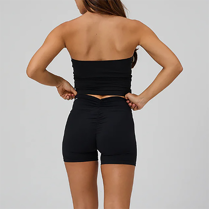 Wholesale Women's Halter Neck Yoga Set Crop Top & Shorts with Chest Pad