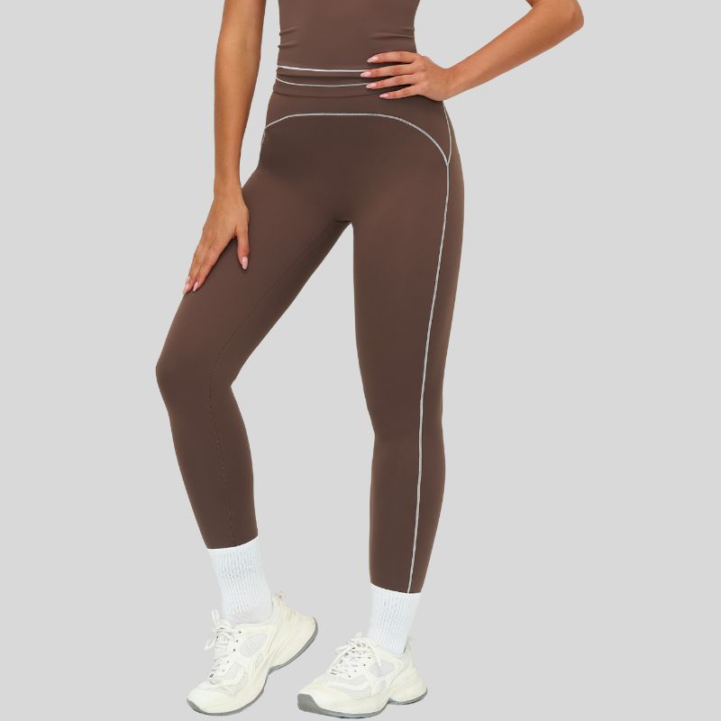 Contrasting stitching leggings