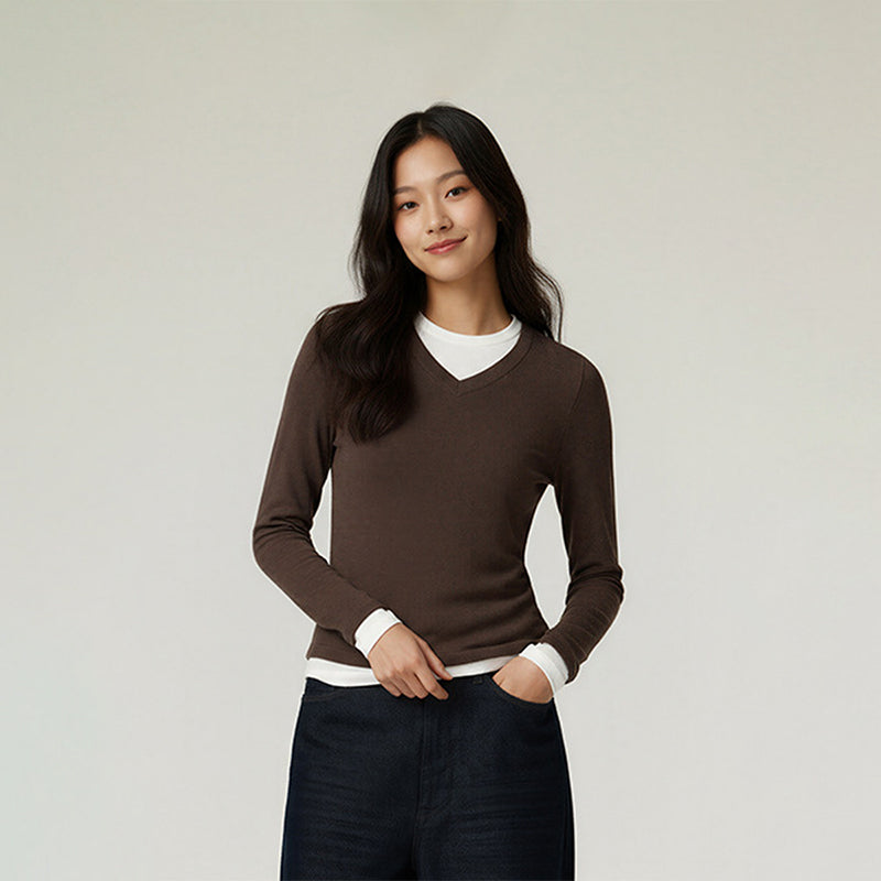 Two-piece look V-neck contrast color top