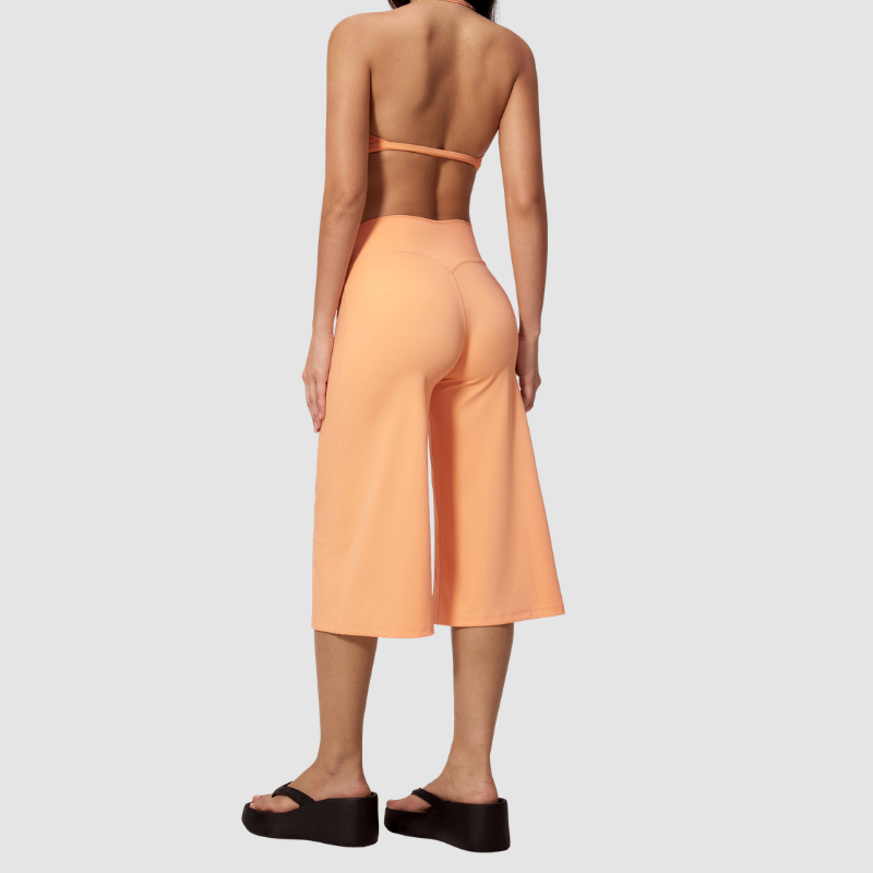 Wholesale Women's Brushed Sports Bra & Wide-Leg Cropped Pants Set – High-Support Seam-Detail 2-Piece Yoga Set