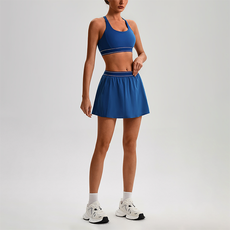 Wholesale Naked-Feel Sports Bra & Pleated Tennis Skirt Set – Quick-Dry Athletic 2-Piece with Built-In Shorts