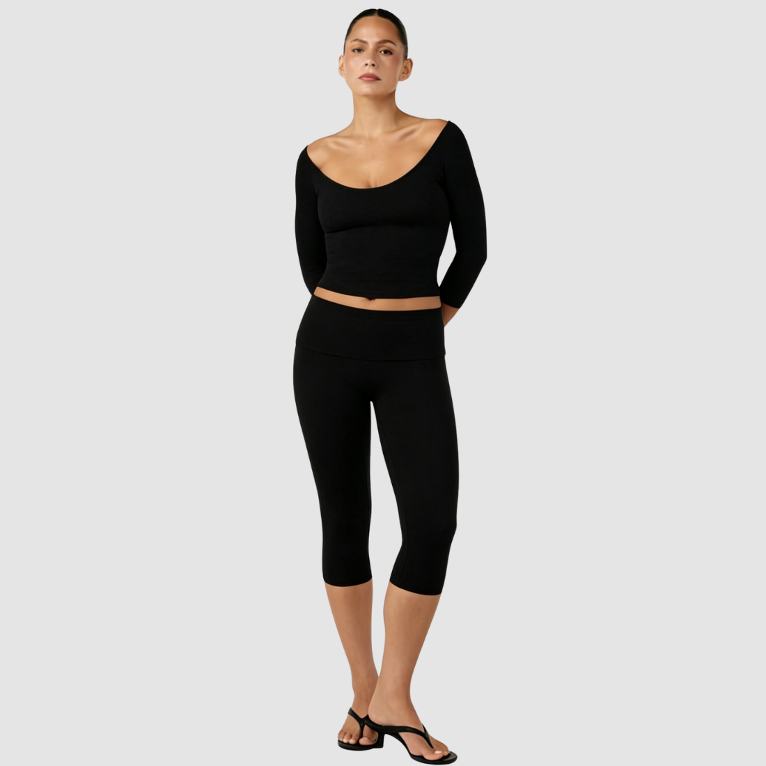 Wholesale Women’s Padded Long-Sleeve Top+Capri Pants Yoga Set