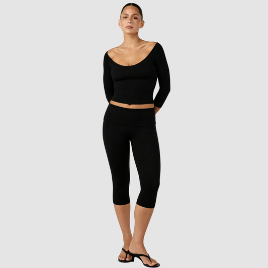 Wholesale Women’s Padded Long-Sleeve Top+Capri Pants Yoga Set