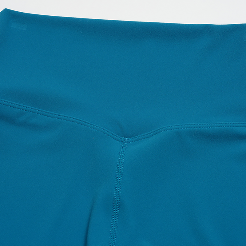 Wholesale Seam-Detail Long-Sleeve Crop Top & High-Waist Biker Shorts Set – Brushed Yoga 2-Piece