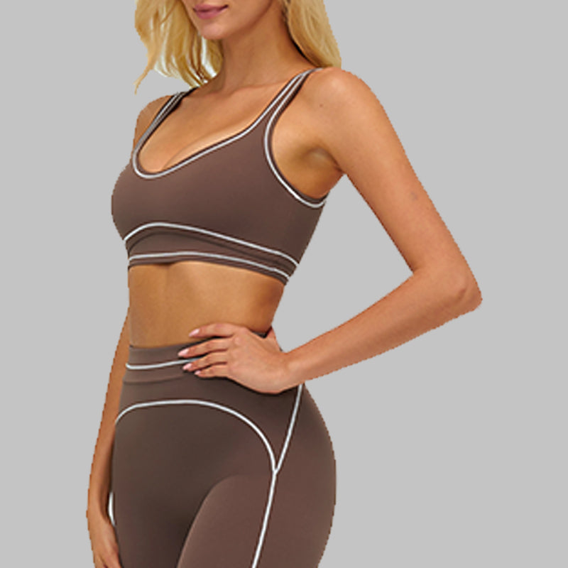 Contrasting bra with removable bra pads