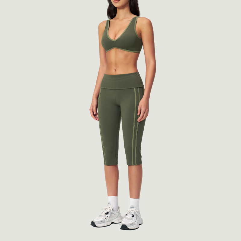 Wholesale color-blocked V-neck sports bra & striped cropped pants set