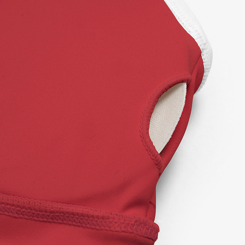 Women's contrasting color sports bra with removable chest pads