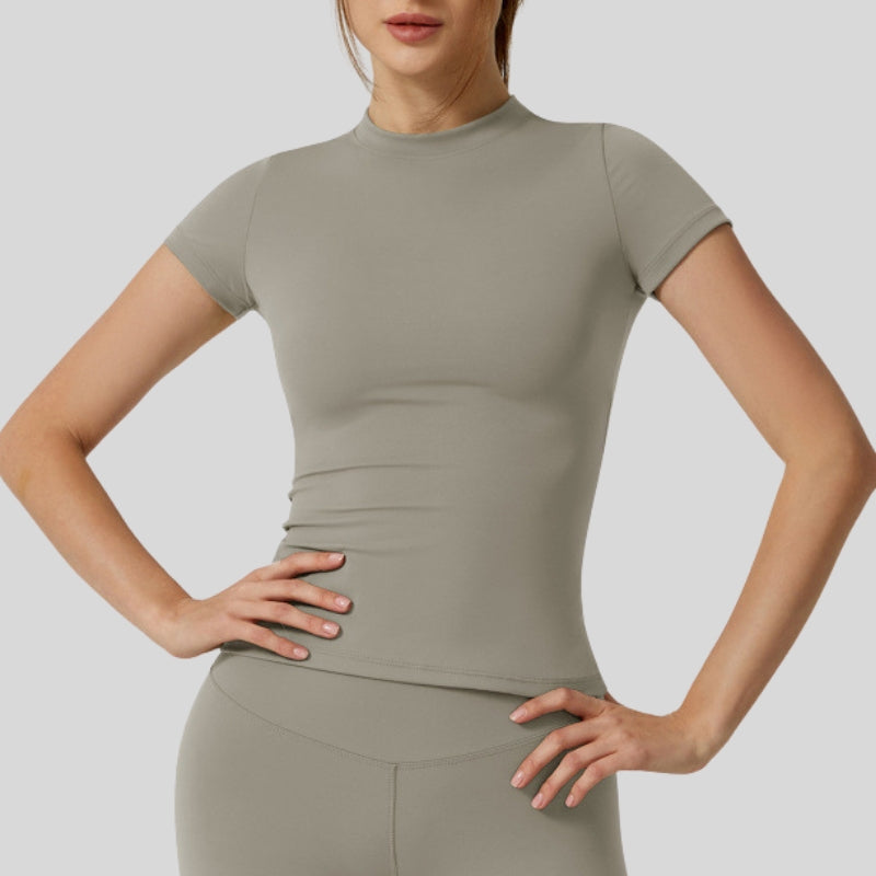 Classic Fit Short-Sleeve Slim Fit Tee