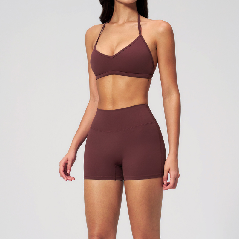Wholesale Women's Halter Neck Sports Bra & High-Waist Booty Shorts Set – Seam-Detail Quick-Dry 2-Piece Yoga Set