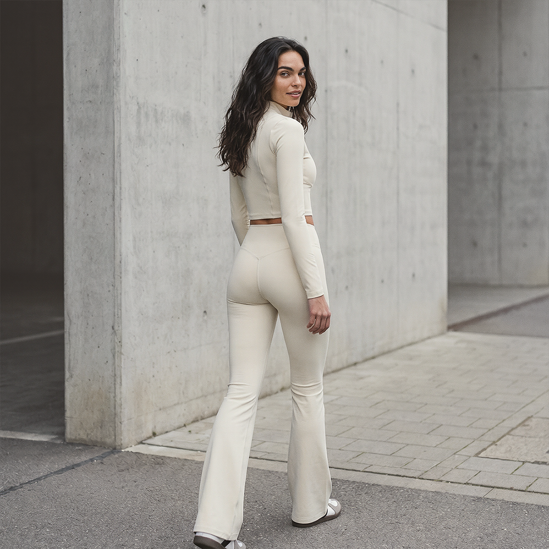 Wholesale Women's Zip-Up Long Sleeve Crop Top & High Waist Leggings Set