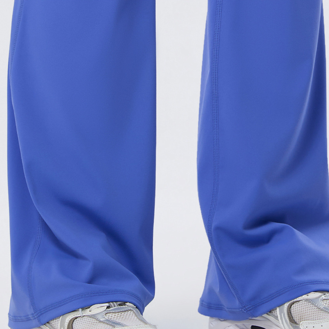 Wholesale Women's Activewear Zip Pocket Jacket & Flare Pants Yoga Set