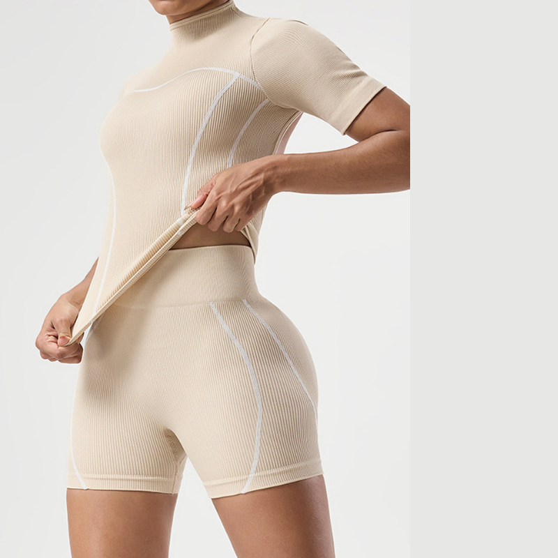 Conjunto de duas peças de manga curta e shorts de manga alta sem costas