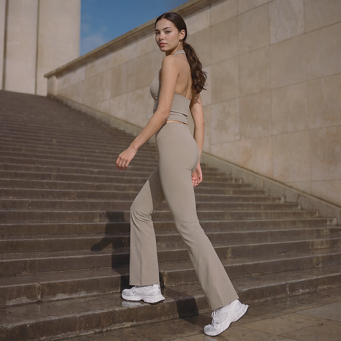 Wholesale Hanging neck sports tank top + pants 2-piece set