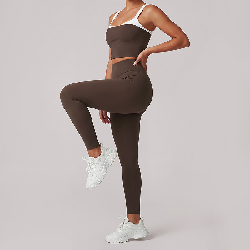 Wholesale Women's Quick-Dry Yoga Set Sleeveless Sports Bra & Capri Pants with Chest Pad