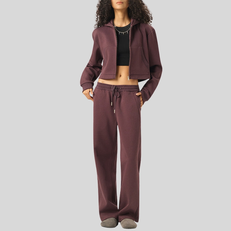 Short hooded sweatshirt and sweatpants set