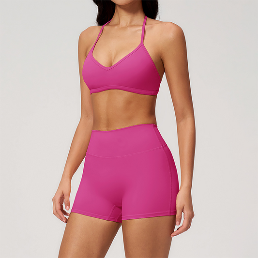Wholesale Women's Halter Neck Sports Bra & High-Waist Booty Shorts Set – Seam-Detail Quick-Dry 2-Piece Yoga Set