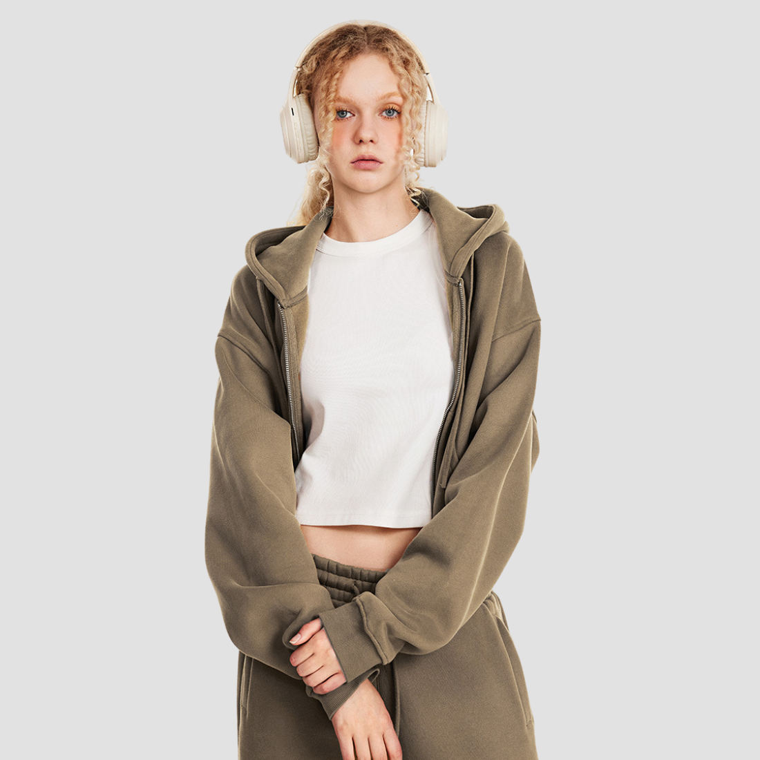 Wholesale Women’s Fleece-Lined Zip Hoodie – Cropped Relaxed Winter Jacket