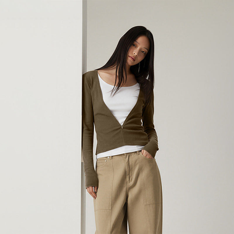 Zip adjustable V-neck slim top