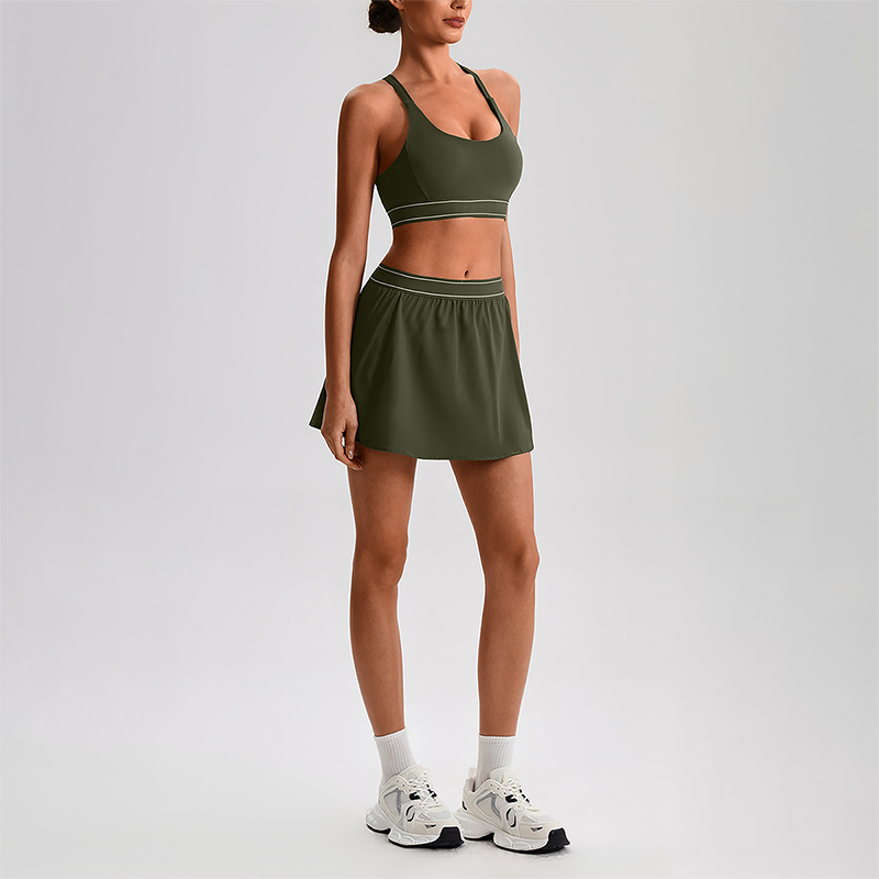 Wholesale Naked-Feel Sports Bra & Pleated Tennis Skirt Set – Quick-Dry Athletic 2-Piece with Built-In Shorts