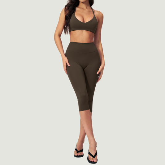 Wholesale Women's Seam-Detail Sports Bra + Mid-Length Shorts Set – Butt-Lifting Yoga Gym Activewear