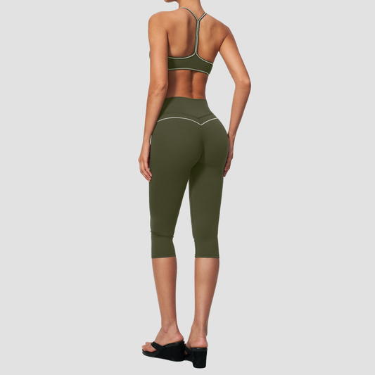 Wholesale Women's Colorblock Yoga Set: Sports Bra & Capri Pants – Tummy Control Butt Lift