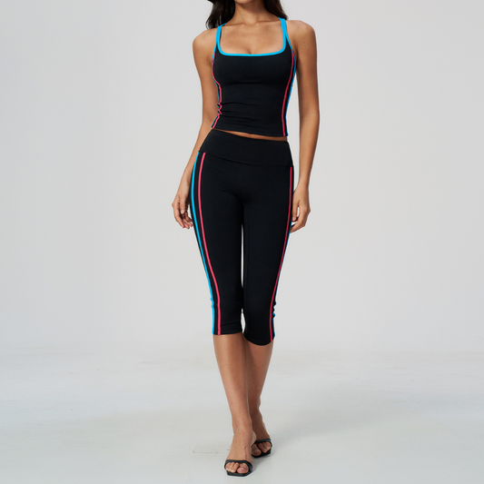 Wholesale Women's Fixed-Cup Sports Vest & Cropped Pants Yoga Set