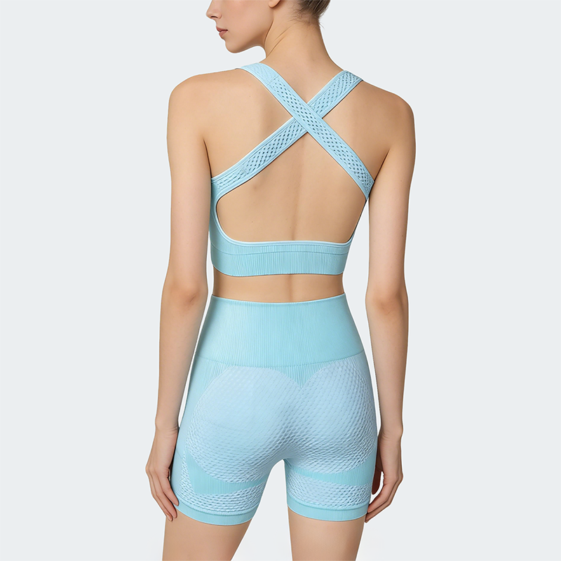 Wholesale Women's Seamless Yoga Set: Sports Bra & Capri Shorts – Body-Shaping Moisture-Wicking Fitness w/ Chest Pad