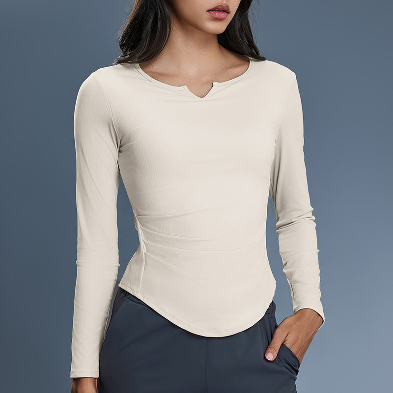 Slim fit and warm long-sleeved sports top