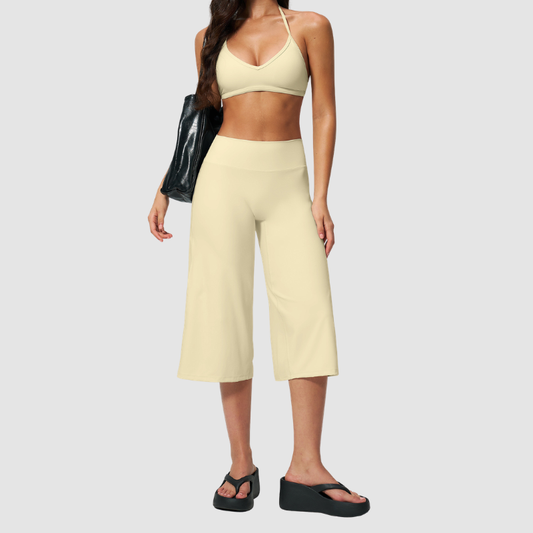 Wholesale Women's Brushed Sports Bra & Wide-Leg Cropped Pants Set – High-Support Seam-Detail 2-Piece Yoga Set