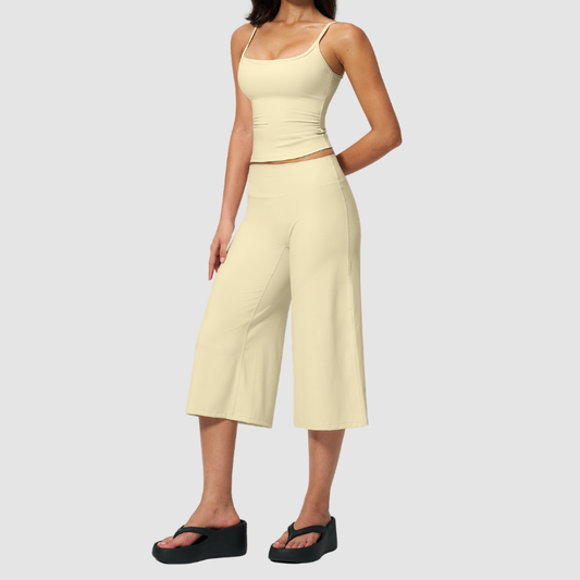 Wholesale Women's Brushed Spaghetti-Strap Tank Top & Wide-Leg Cropped Pants Set – Seam-Detail 2-Piece Yoga Set