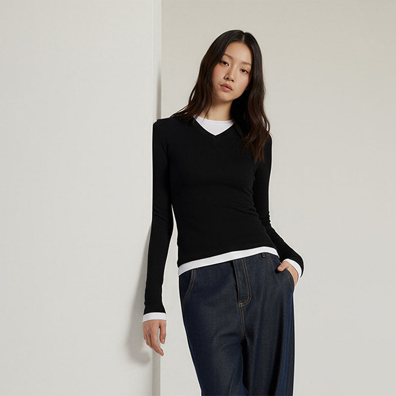 Two-piece look V-neck contrast color top
