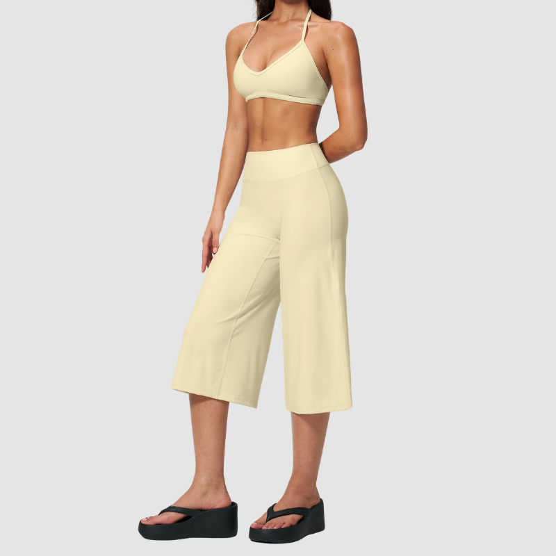 Wholesale Women's Brushed Sports Bra & Wide-Leg Cropped Pants Set – High-Support Seam-Detail 2-Piece Yoga Set