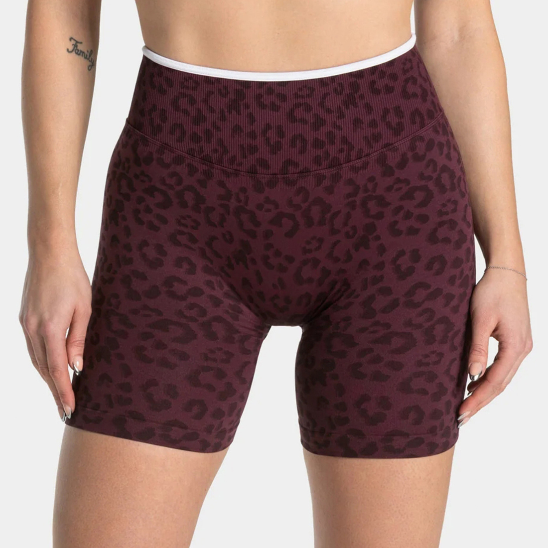 Wholesale Women's Seamless Leopard Print High-Waist Yoga Shorts