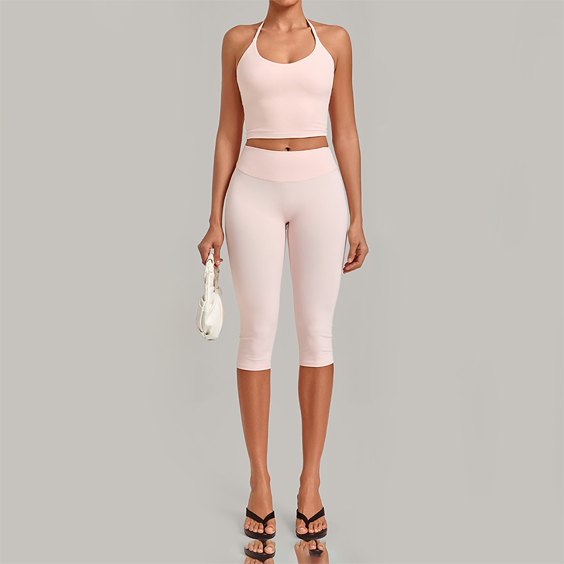 Wholesale Women's Halter Neck Yoga Set – High Elasticity Capri Pants Fitness Activewear