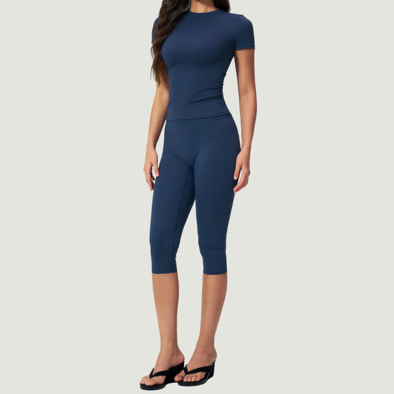 Wholesale Women's Seam-Detail Short Sleeve Crop Top + Mid-Length Shorts Set – Butt-Lifting Yoga Gym Activewear