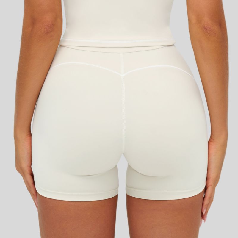 Contrasting stitching shorts