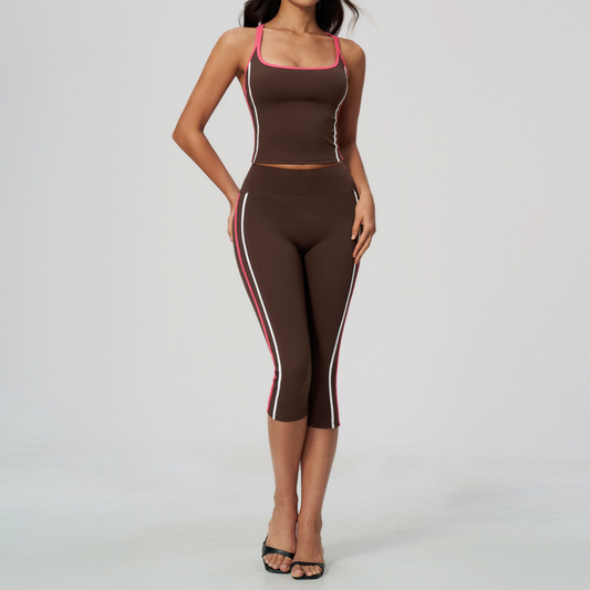 Wholesale Women's Fixed-Cup Sports Vest & Cropped Pants Yoga Set