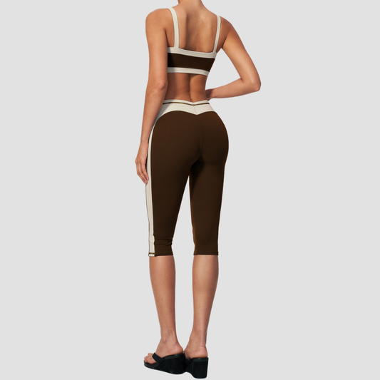 Wholesale Women's Colorblock Bare-Feel Yoga Set Sports Bra & Capri Pants
