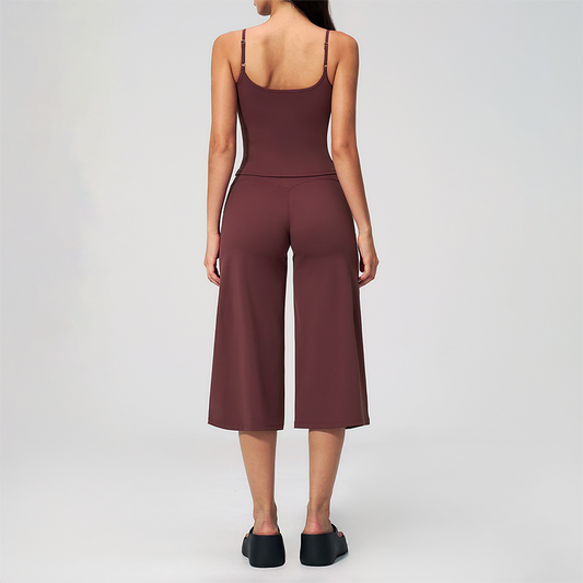 Wholesale Women's Brushed Spaghetti-Strap Tank Top & Wide-Leg Cropped Pants Set – Seam-Detail 2-Piece Yoga Set