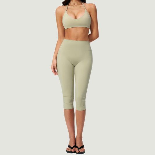 Wholesale Women's Seam-Detail Sports Bra + Mid-Length Shorts Set – Butt-Lifting Yoga Gym Activewear