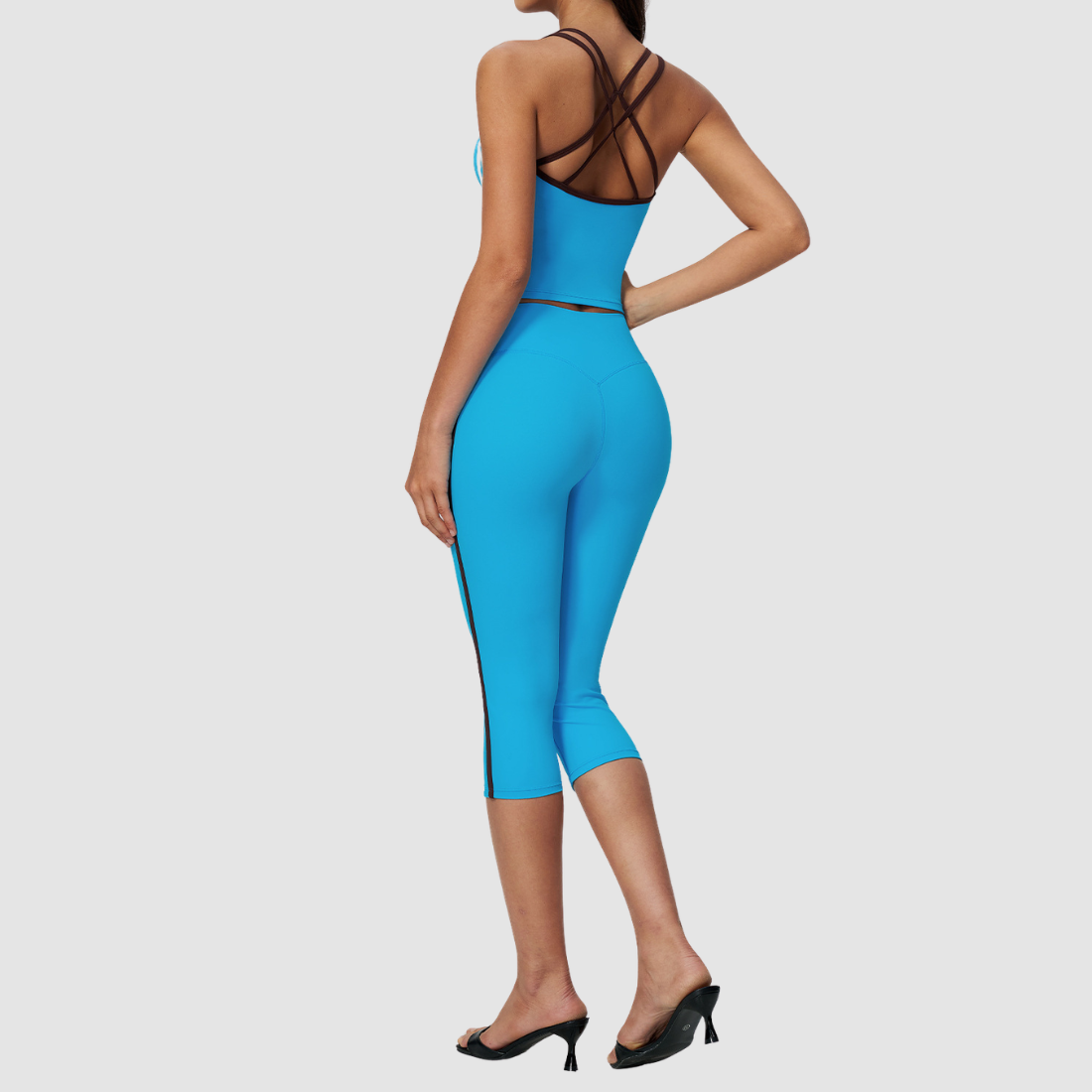 Wholesale Women's Fixed-Cup Sports Vest & Cropped Pants Yoga Set